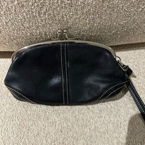 Coach Vintage Y2K SoHo Kisslock Leather Clutch